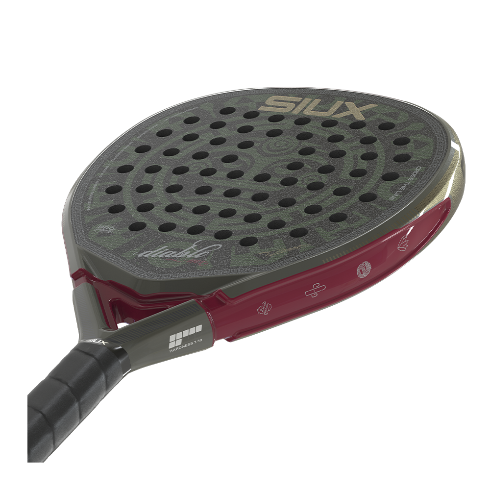 Siux Diablo Pro MX 2026, musta / punainen, kuva viistosta